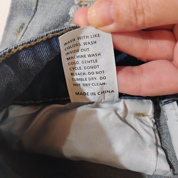 High-Rise Light Wash Denim Roll-Hem Shorts - Picture 4 of 10